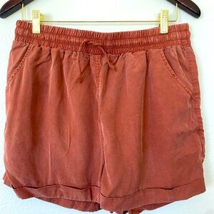 Universal Thread brown shorts size M